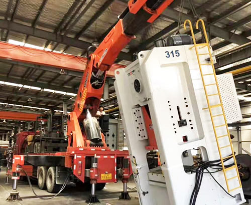 石棉提升工作效率，选择优质折臂吊租赁服务