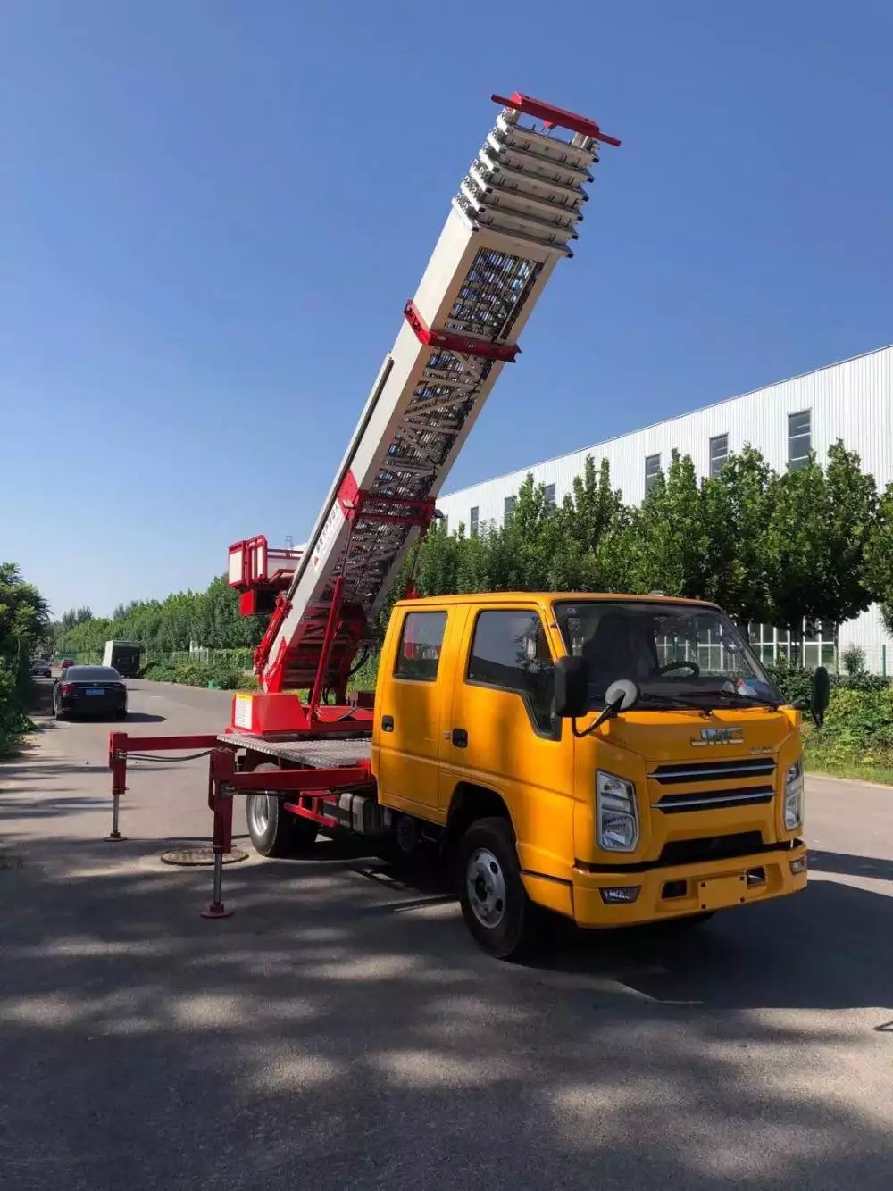 石棉附近的云梯车出租服务：轻松解决高空作业需求