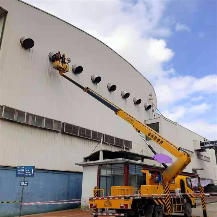 石棉高空作业车出租服务：专业广告牌安装解决方案