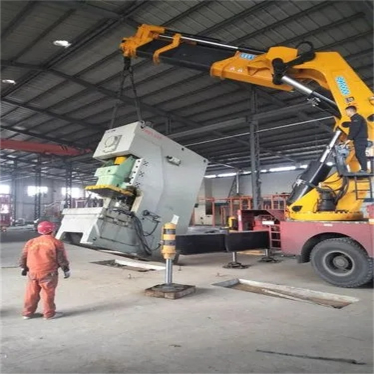 石棉80吨折臂吊车出租附近电话