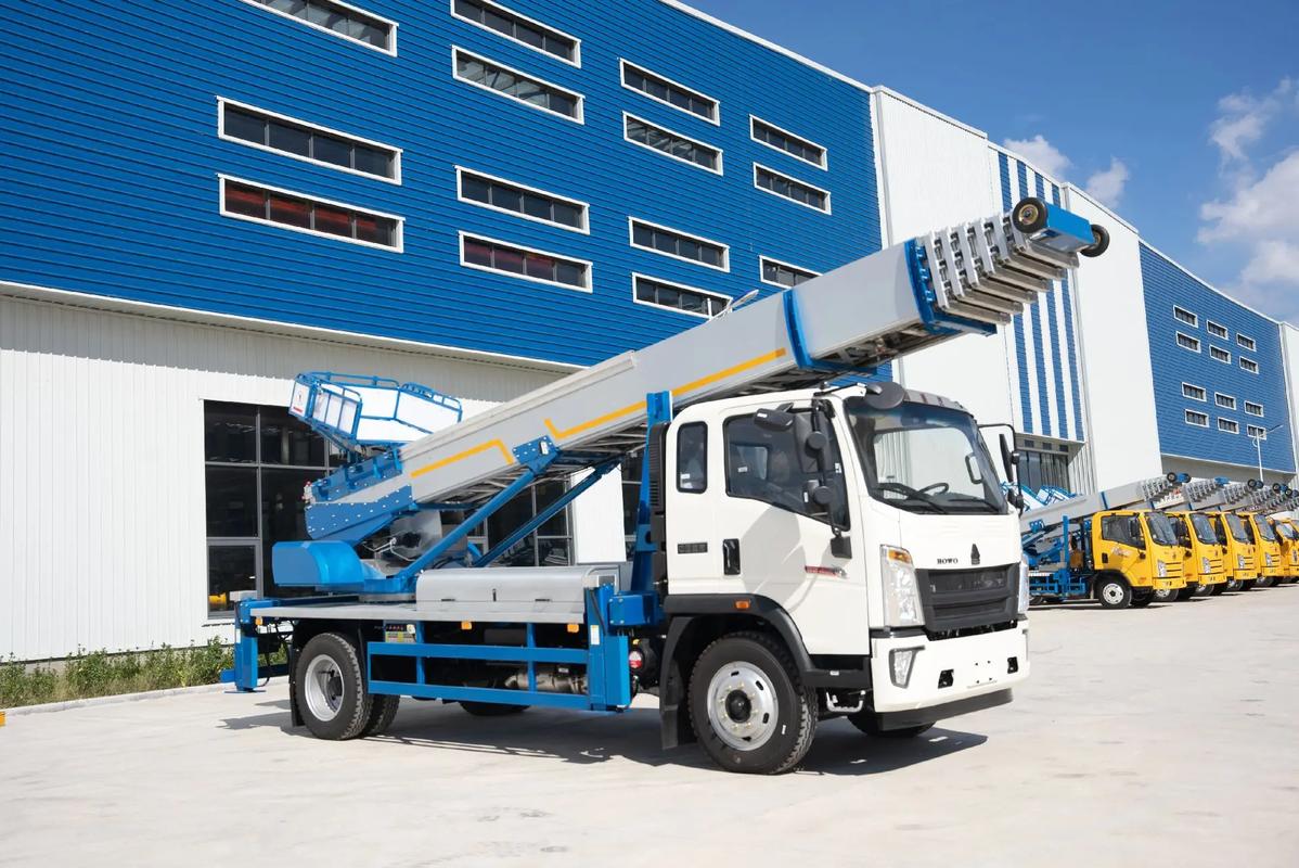 石棉出租云梯车高空作业车 建筑垃圾搬运