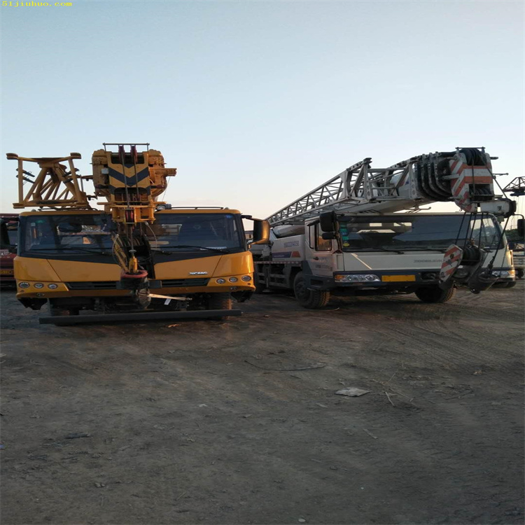 石棉吊车吊挖机正确办法